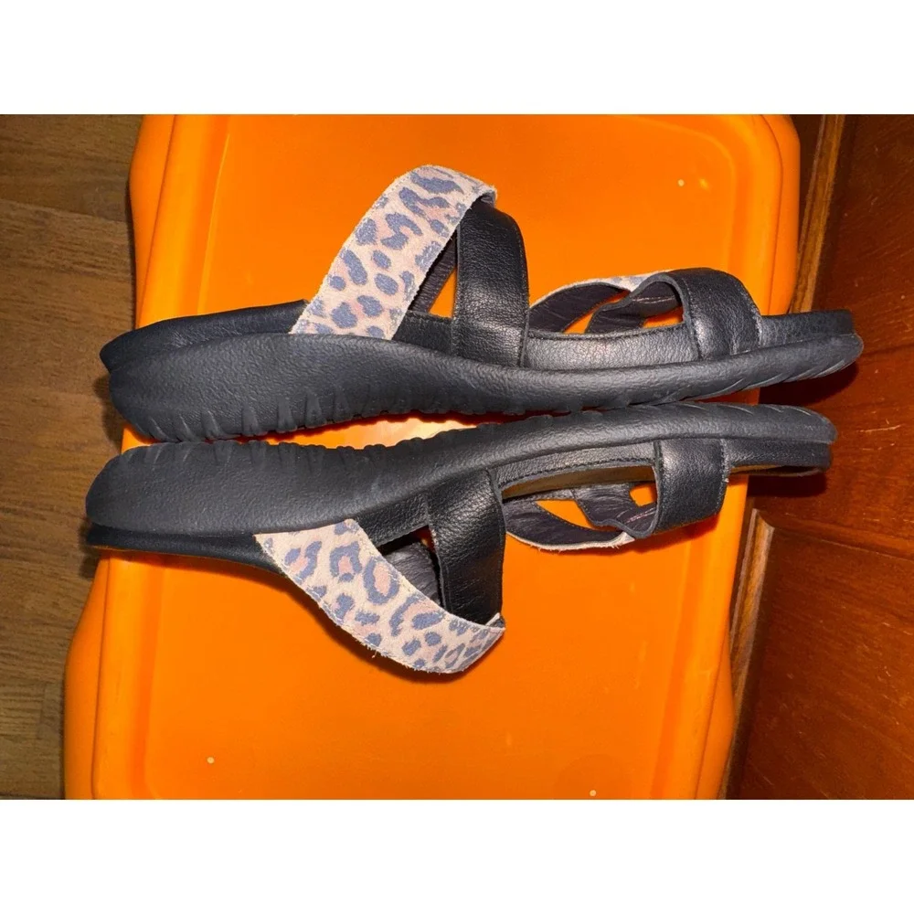 Naot Z7620 Soft black Leather leopard Tariana Strappy Sandals Size EU 40 US 9